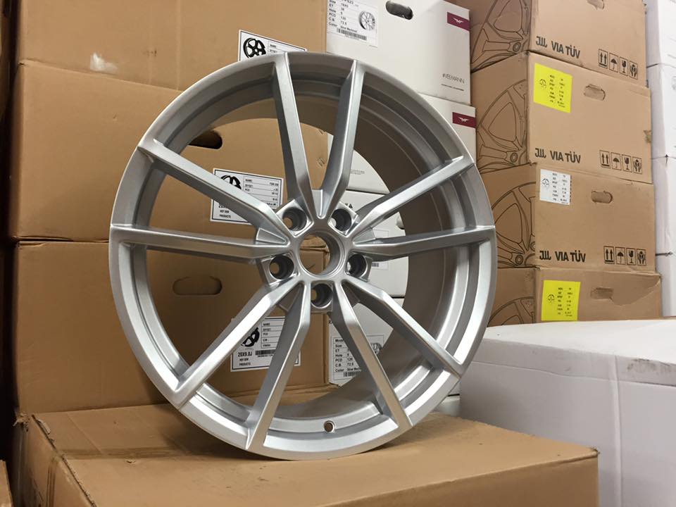 19" Pretoria style Quartz silver 5x112