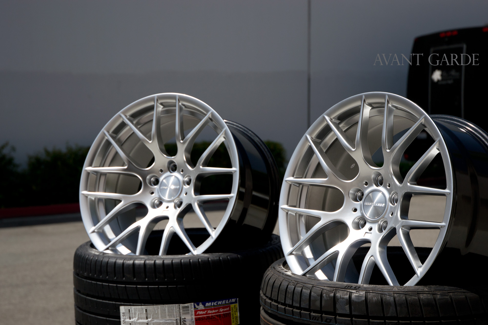 Avant Garde M359