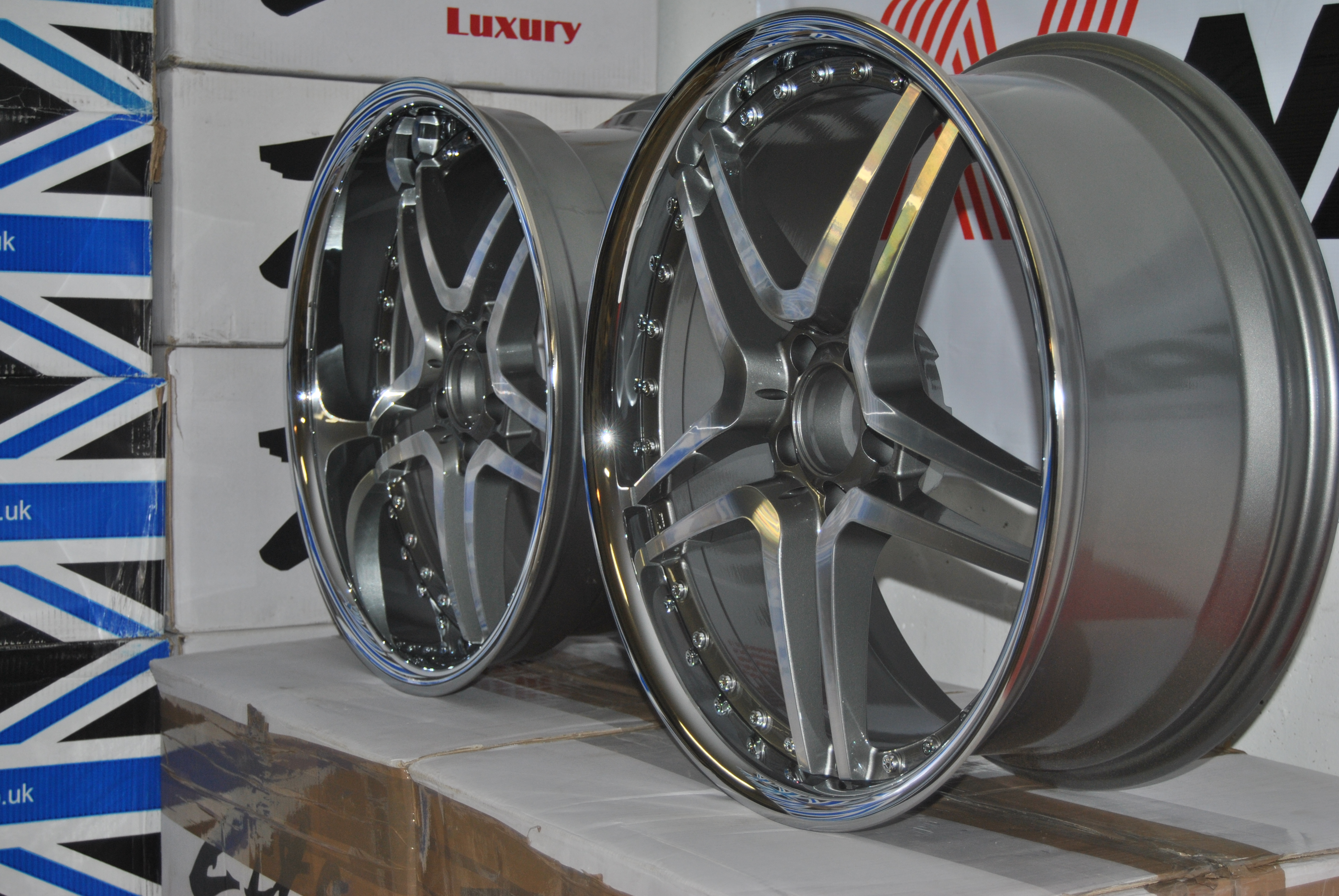 AM 5 Twin