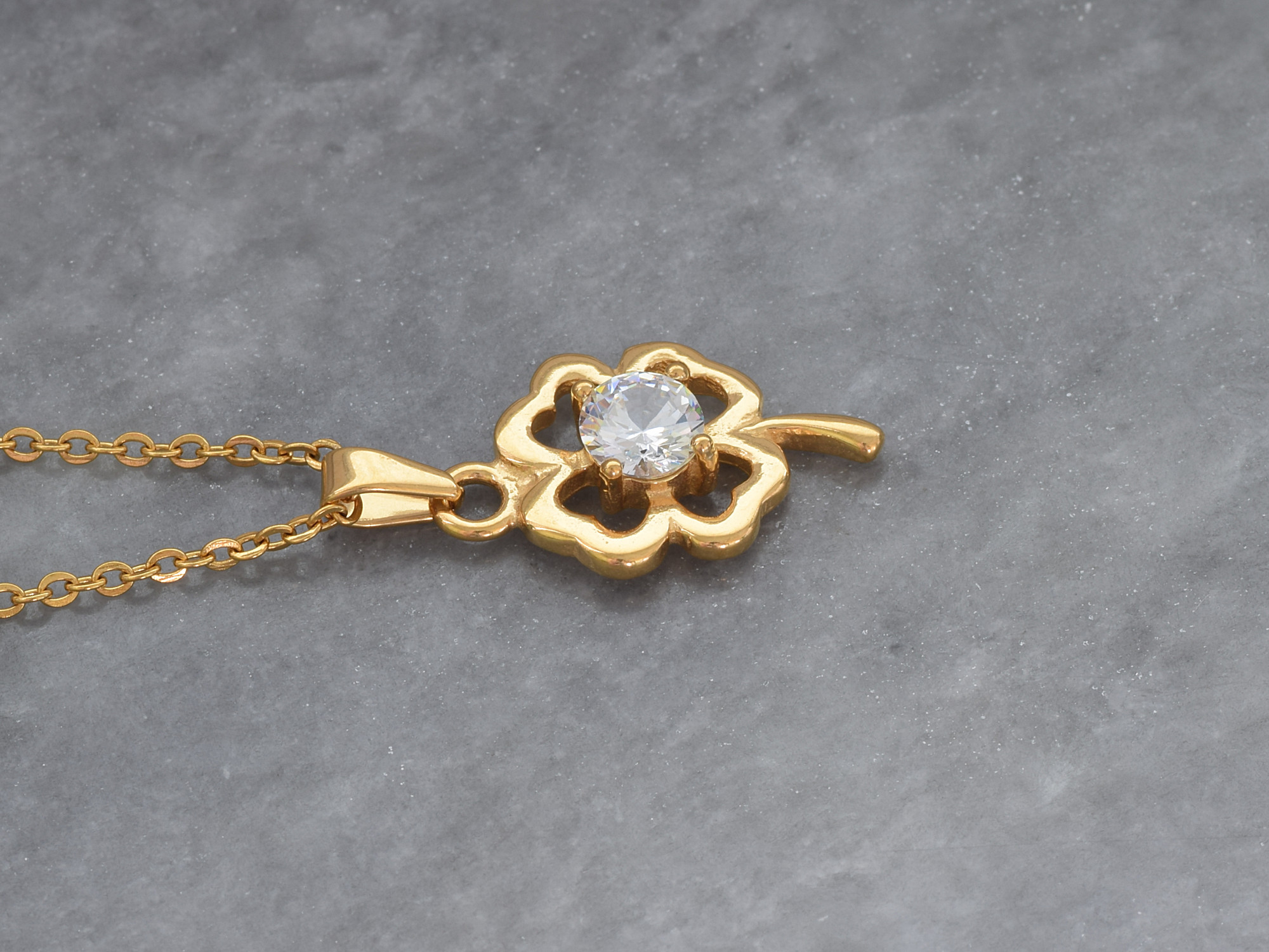 Guld Fyrklöver med Cubic Zirconia Halsband i Rostfritt Stål, Tur och Lyckosymbol Smycke - 2