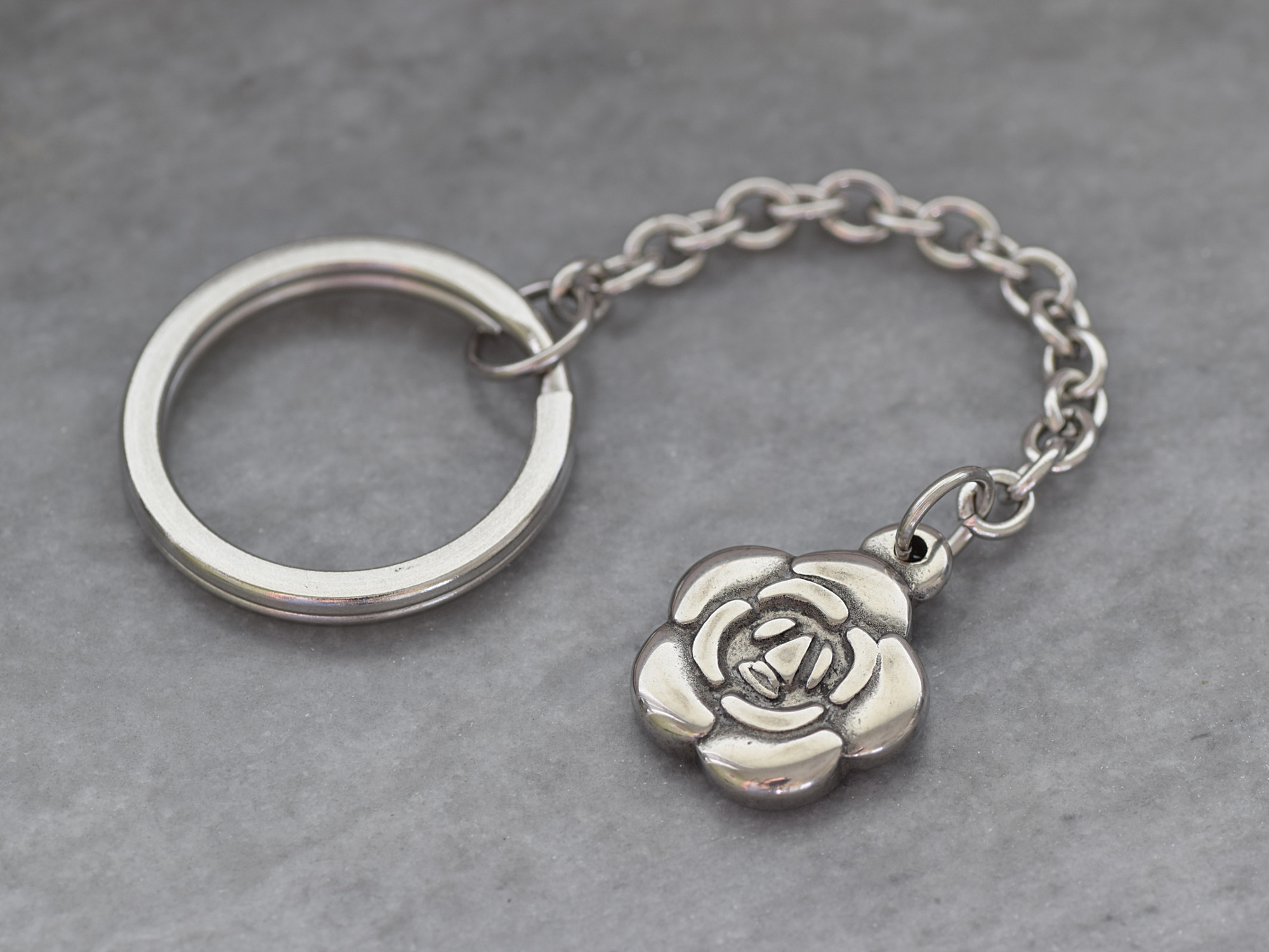 Ros Nyckelring i Rostfritt Stål, Blomster Accessoar, Blomma Nyckelhållare - 2
