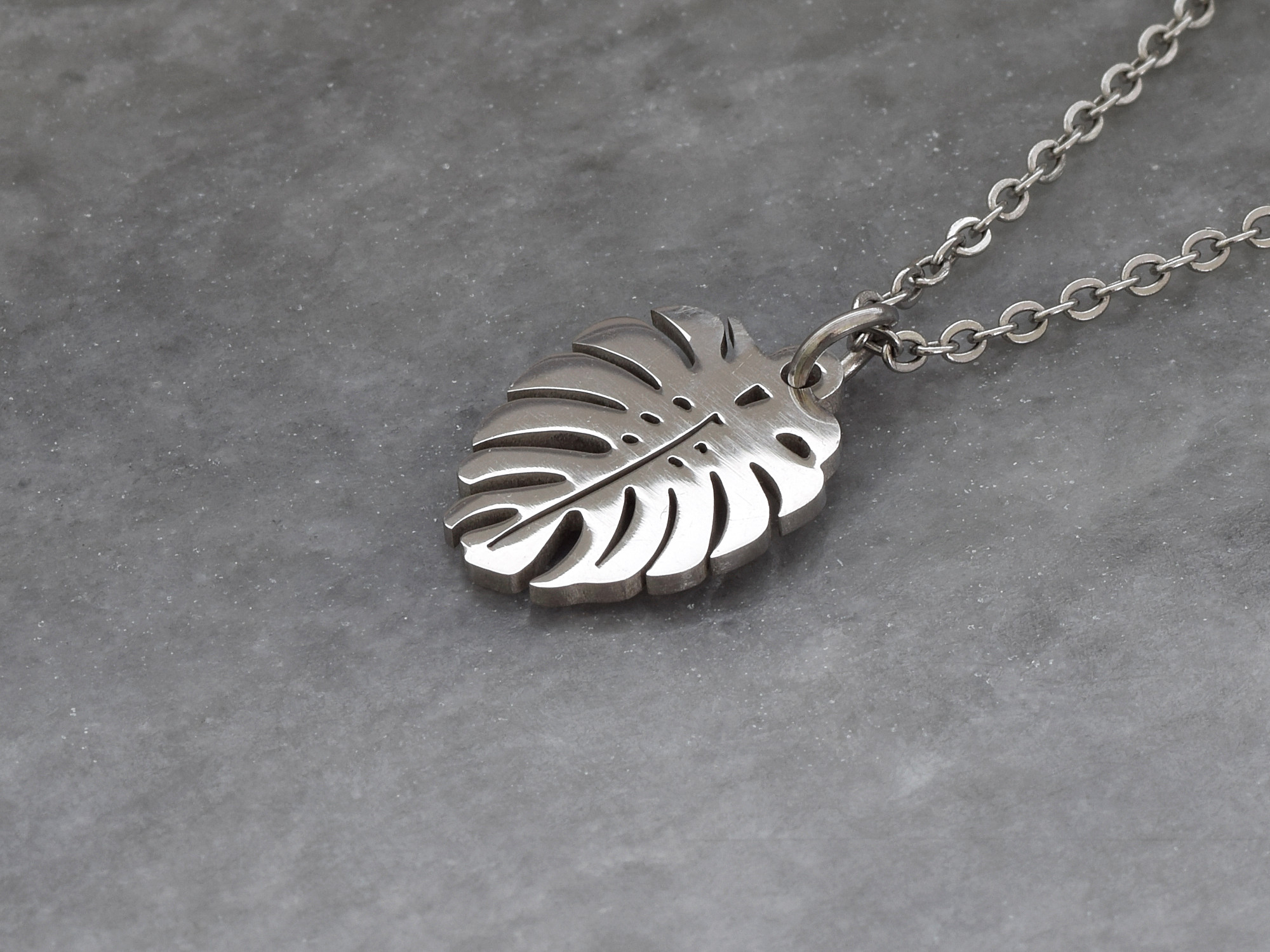 Monstera Halsband i Rostfritt Stål, Blad Hänge, Natur Smycke - 2