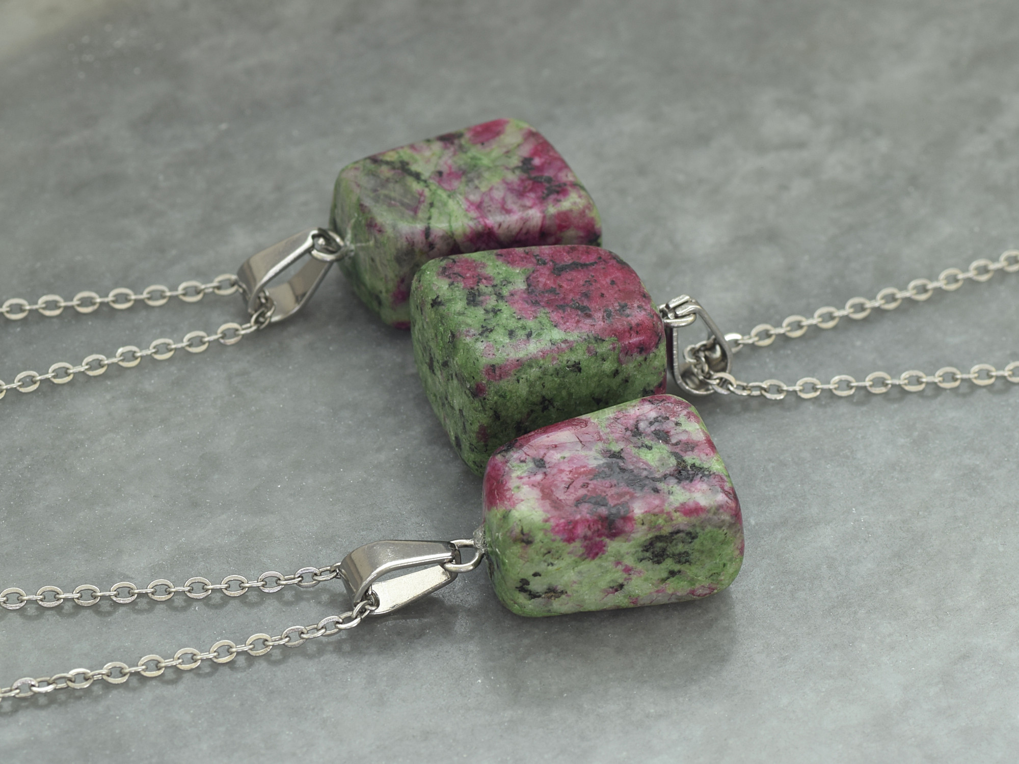 Rubin i Grön och Röd Zoisite Halsband i Rostfritt Stål, Kubformat Hänge, Ädelsten Smycke - 2