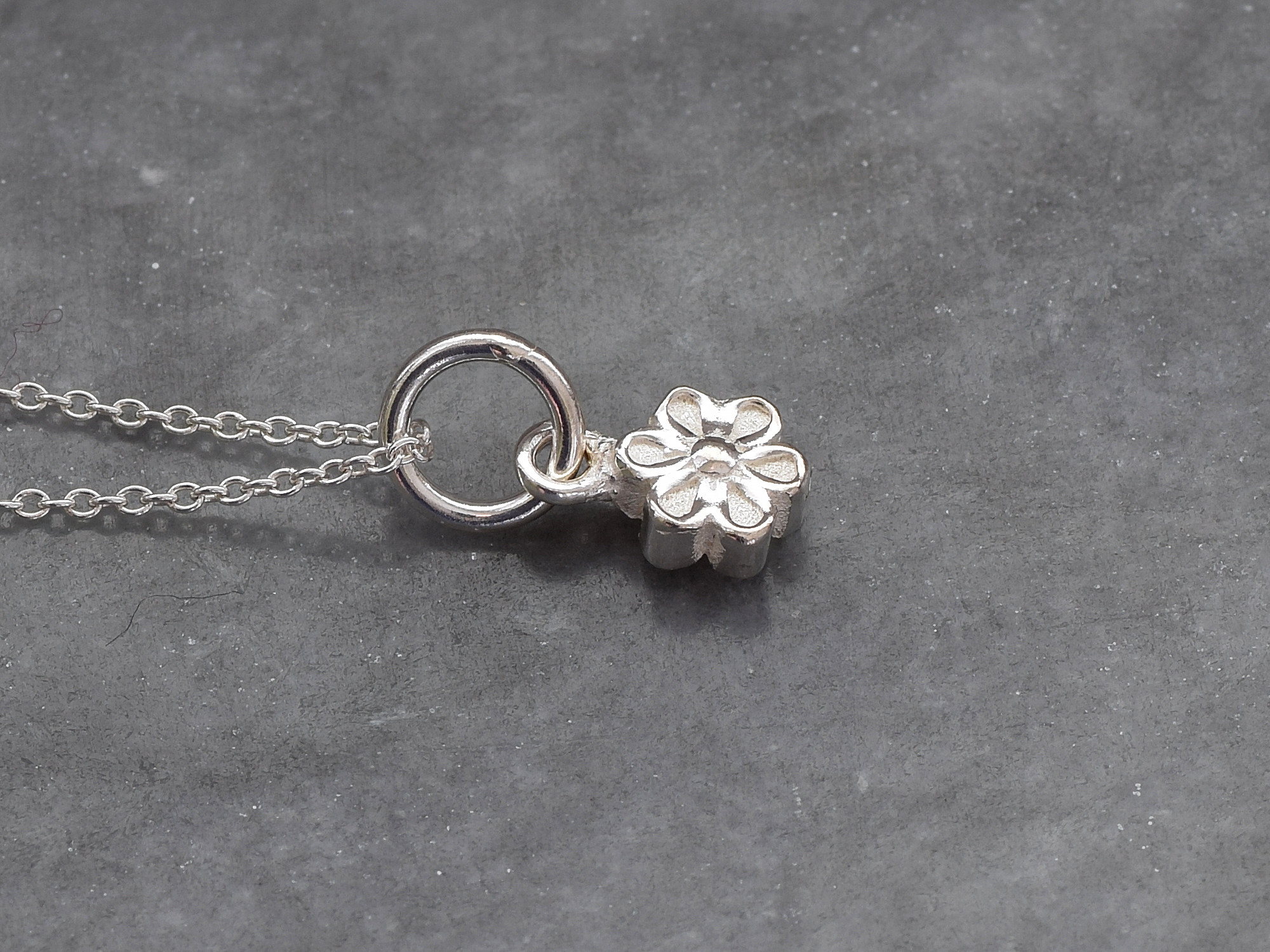 Liten Blomma Halsband i Äkta 925 Silver, Blom Hänge, Blomster Smycke - 2