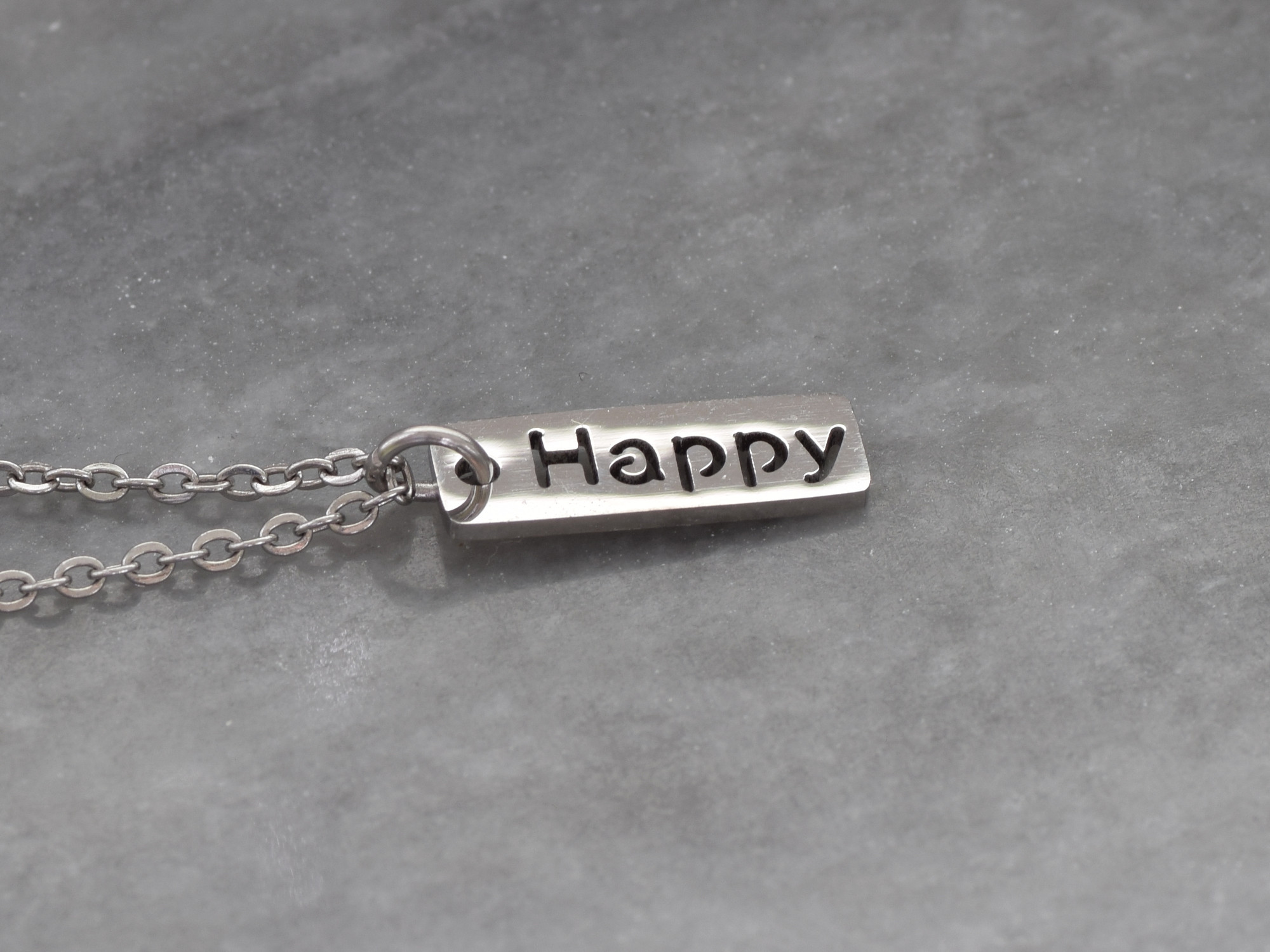 Happy Text Halsband i Rostfritt Stål, Tag med Glatt Budskap Smycke, Glädje Hänge - 2