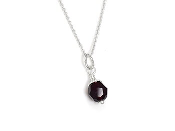 Januari Månadssten Halsband i Äkta 925 Silver med Swarovski Granat Kristall, Födelsedag Smycke