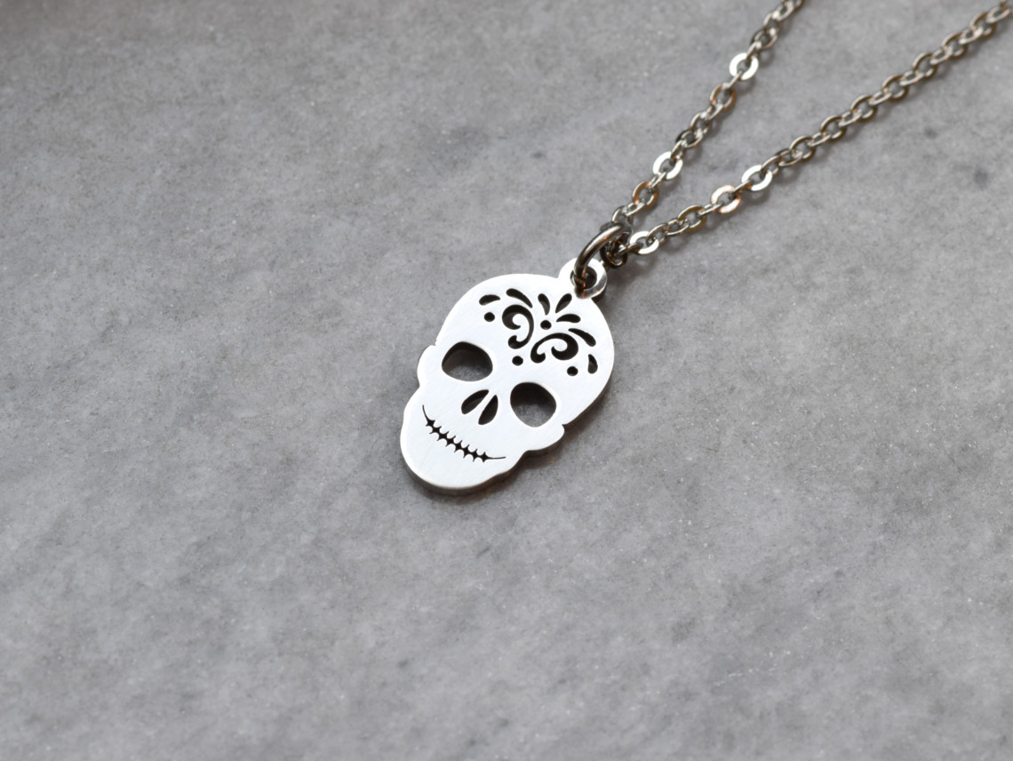 Döskalle Halsband i Rostfritt Stål, Memento Mori Hänge, Skalle Accessoar, Dödskalle Smycke - 2
