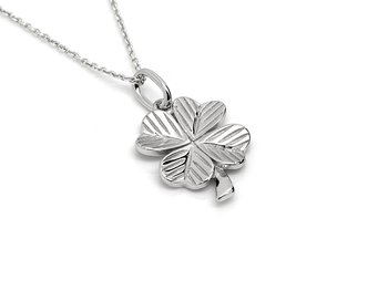 Fyrklöver Halsband i Äkta 925 Silver, Tur och Lycka Hänge, Lyckosymbol Smycke