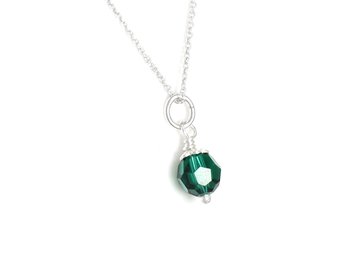 Maj Månadssten Halsband i Äkta 925 Silver med Swarovski Smaragd Kristall, Födelsedag Smycke