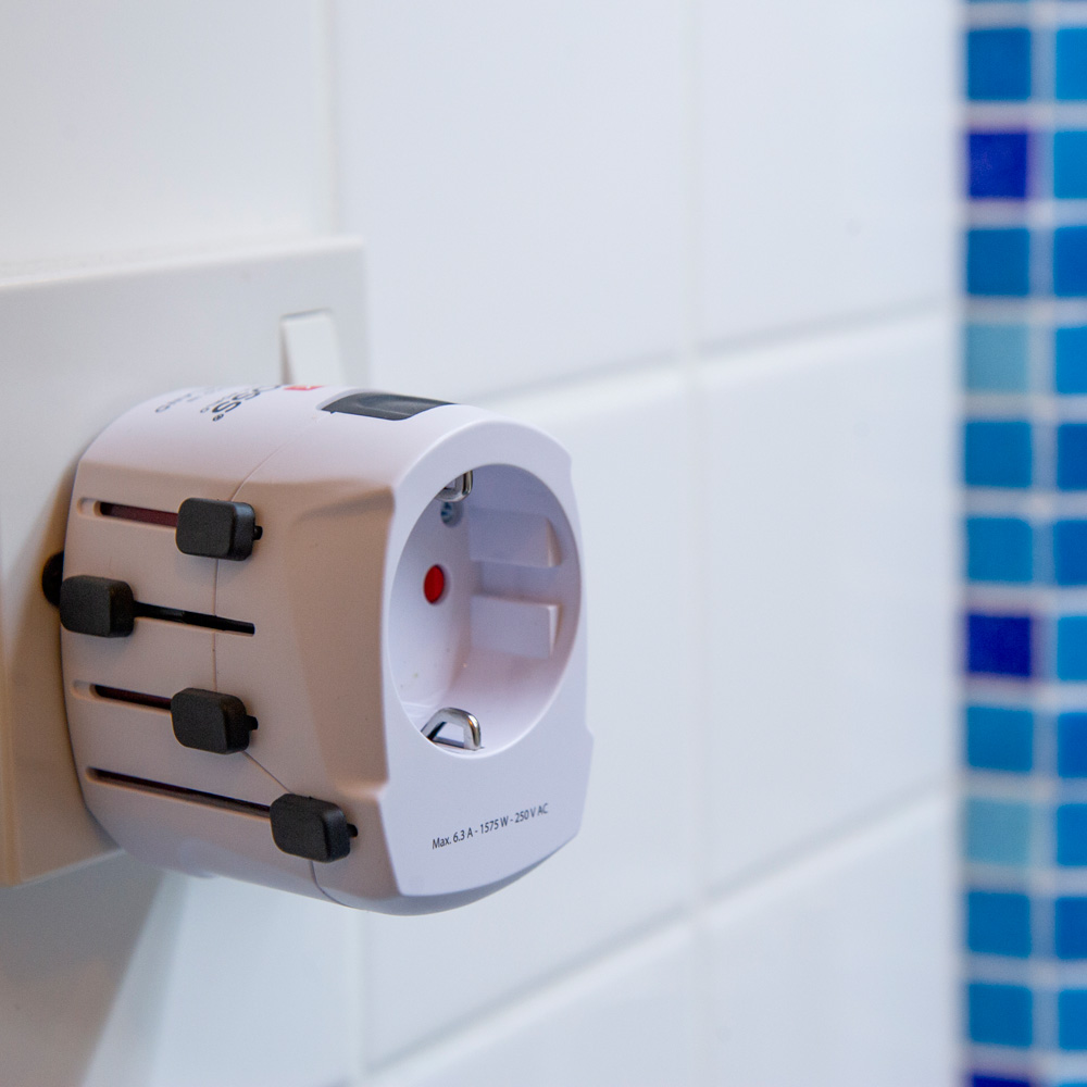Reseadapter - SKROSS  PRO World Travel Adapter - 6