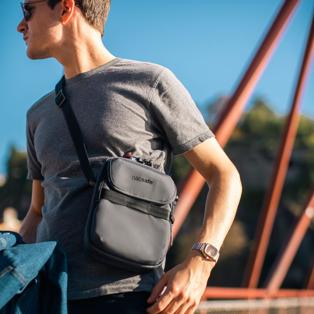 Stöldsäker väska - PACSAFE Metrosafe X Compact Anti-Theft Crossbody Slate - 6