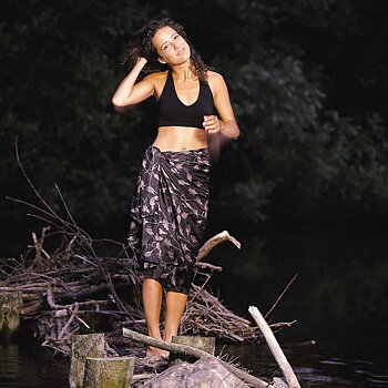 Sidenpareo - COCOON TRAVELER´S TREE Pareo Night Roses
