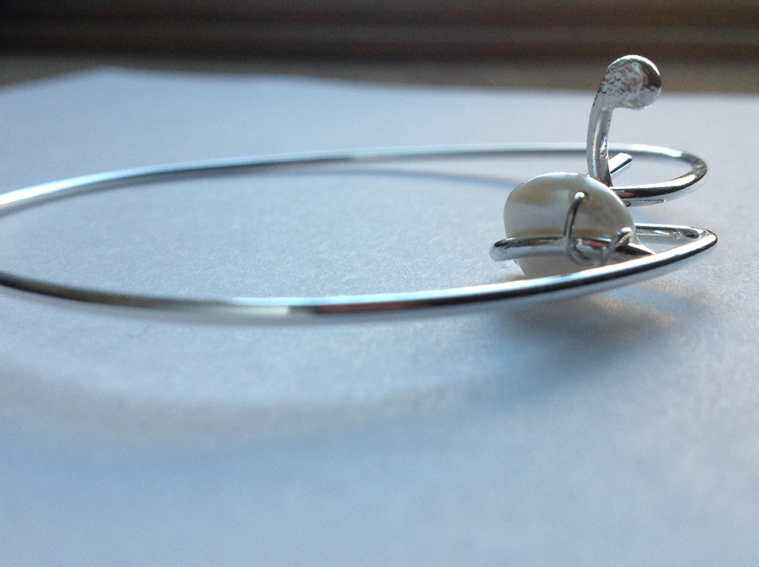 Armband med elegant lås, sötvattenpärla