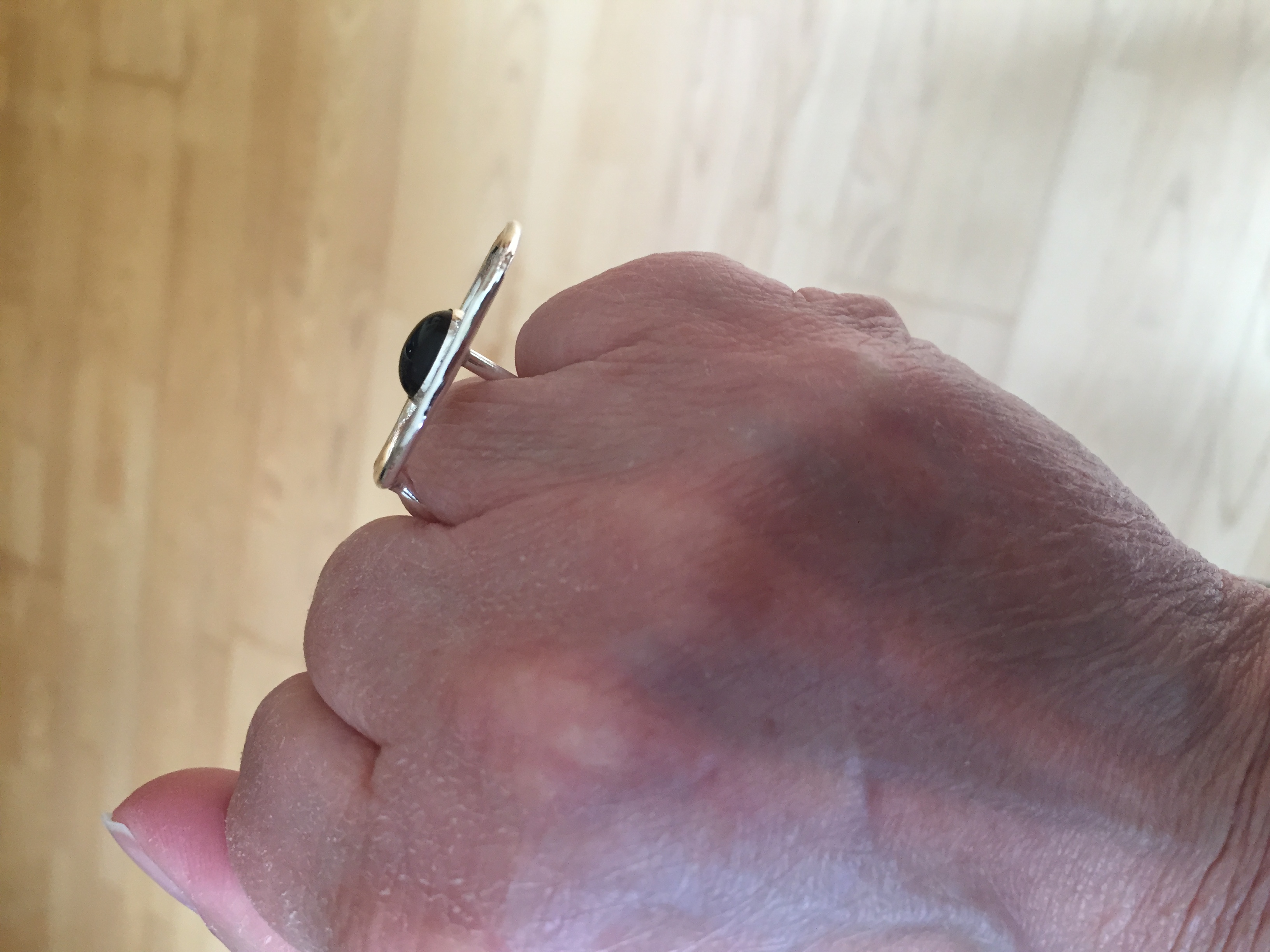 Ring Saturnus, med halvrund sten - 11