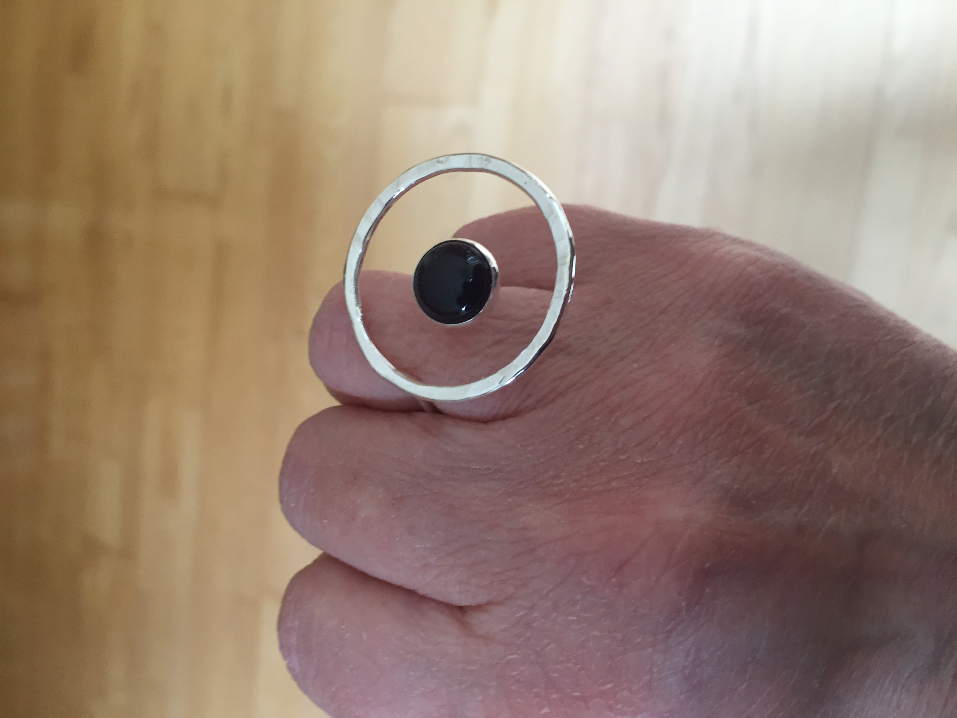 Ring Saturnus, med halvrund sten - 10