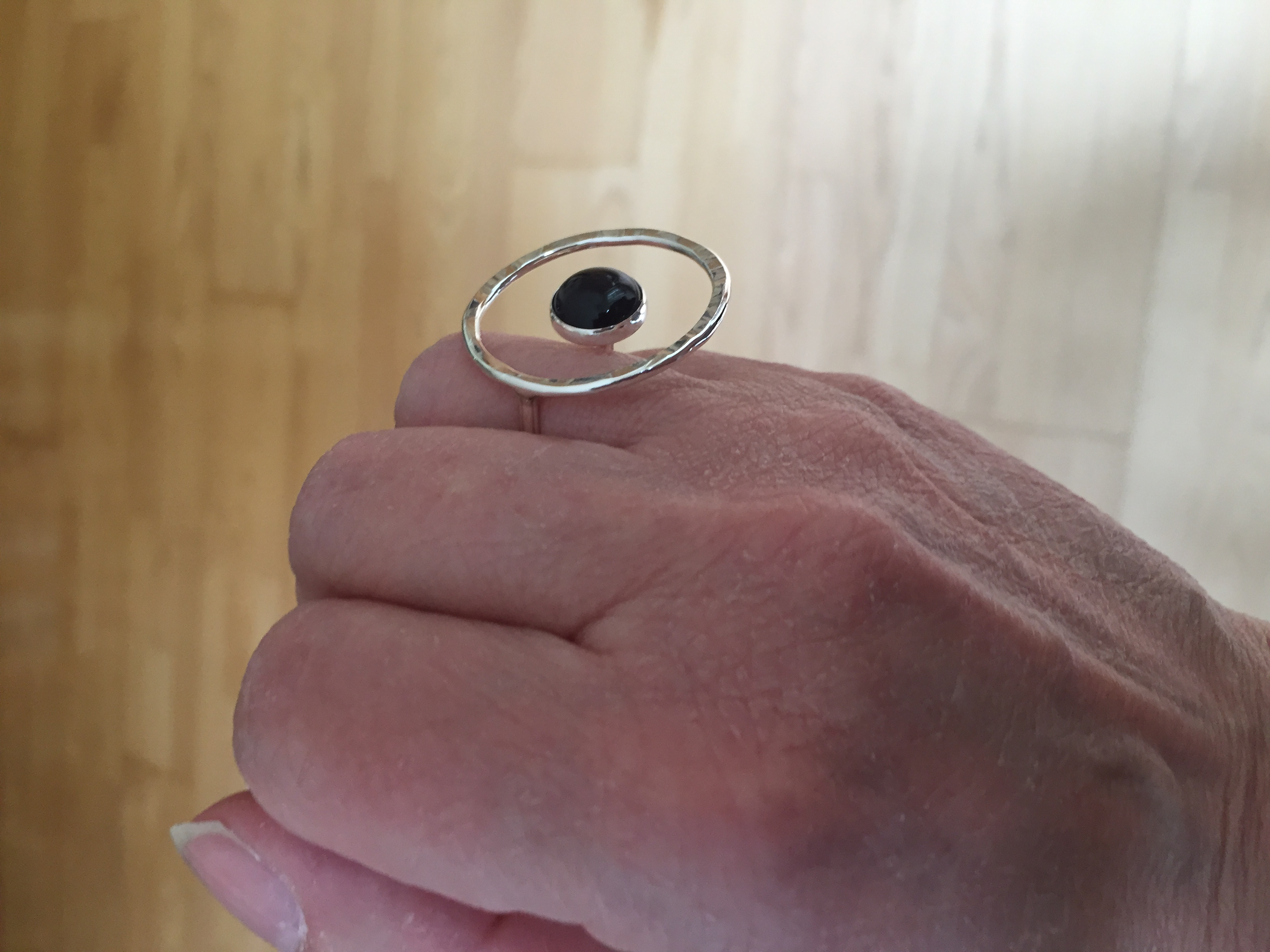 Ring Saturnus, med halvrund sten - 6