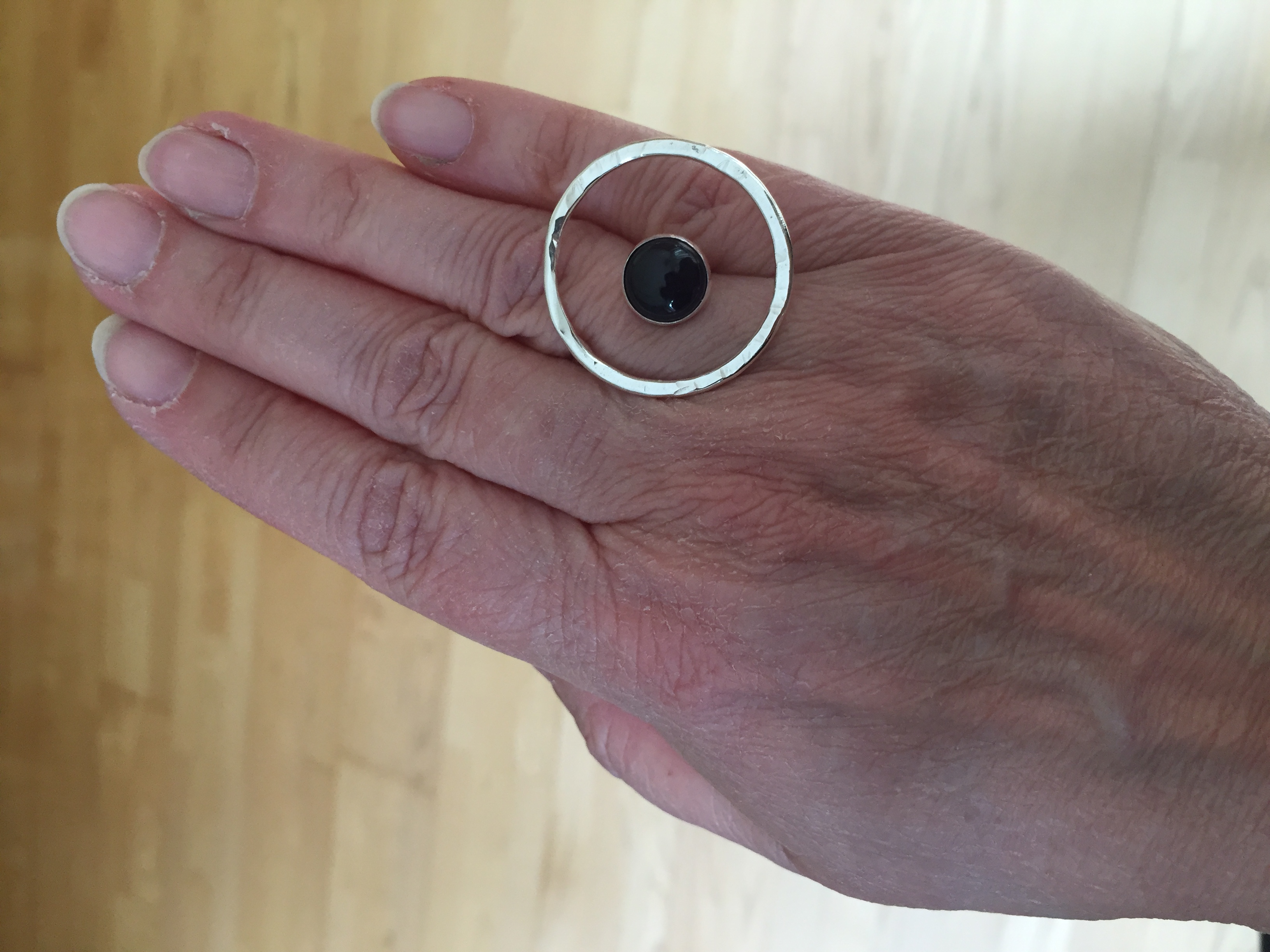 Ring Saturnus, med halvrund sten - 3