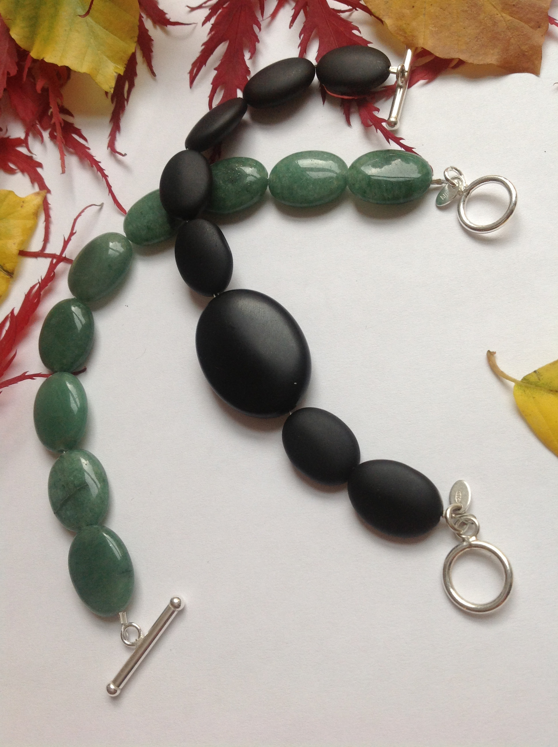 Armband med grön aventurine eller svart matt onyx