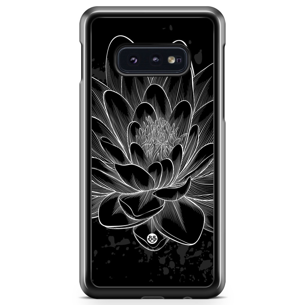 Samsung Galaxy S10e Case - Black/White Lotus