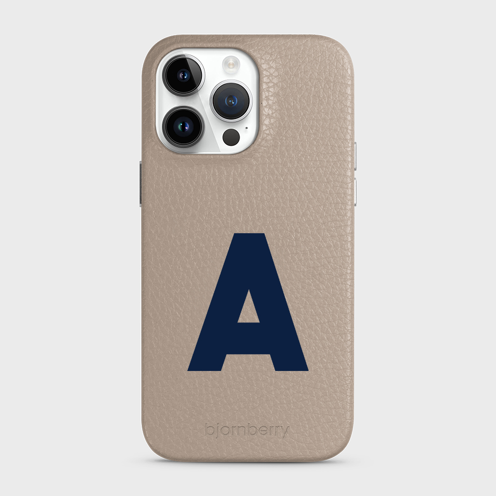 iPhone 15 Pro Max Personalised Leather Case - Initial - 9