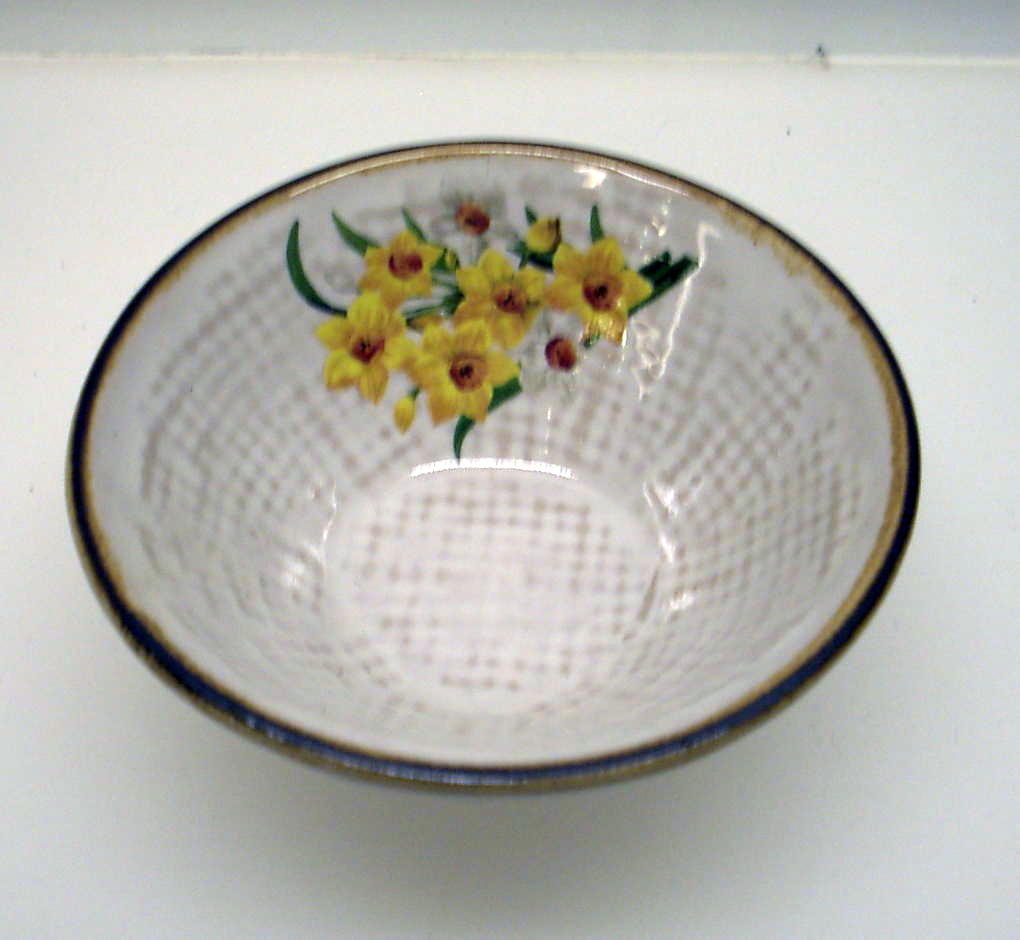 Hessian skål med brun kant  9 x 4 cm  Påsklilja
