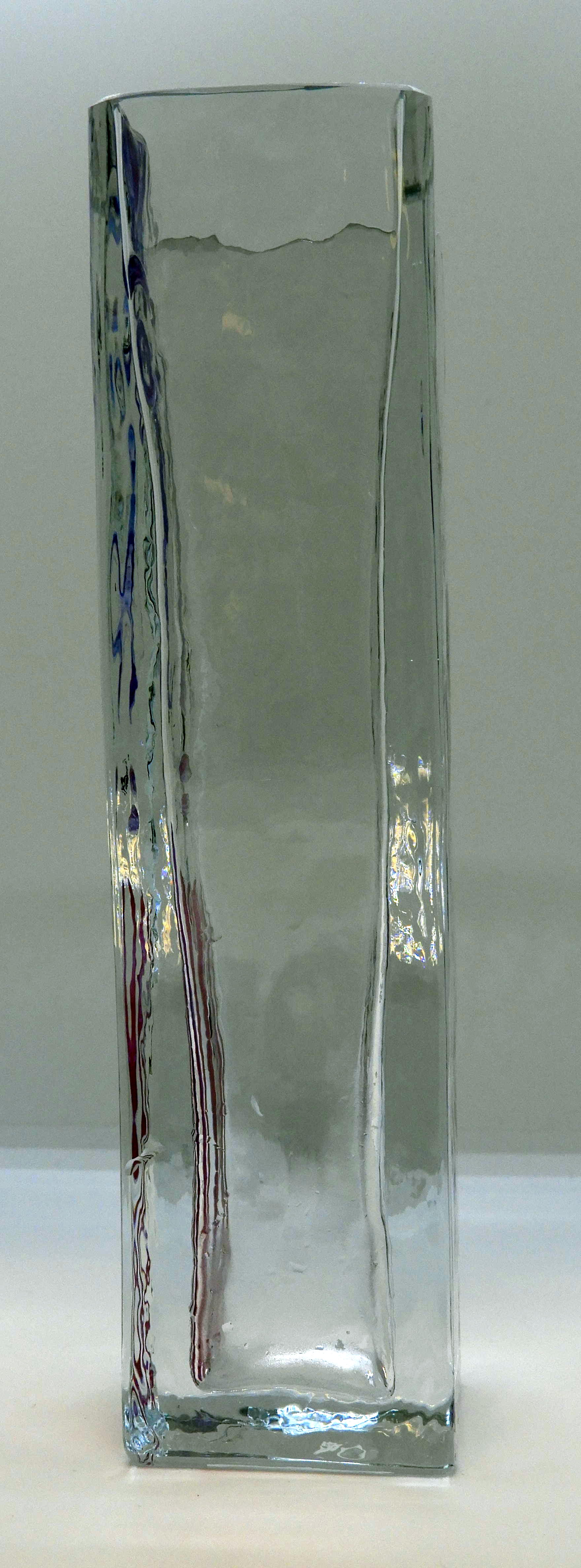 Glasvas av Wiktor Berndt, Ansiktet lila/vit - 2