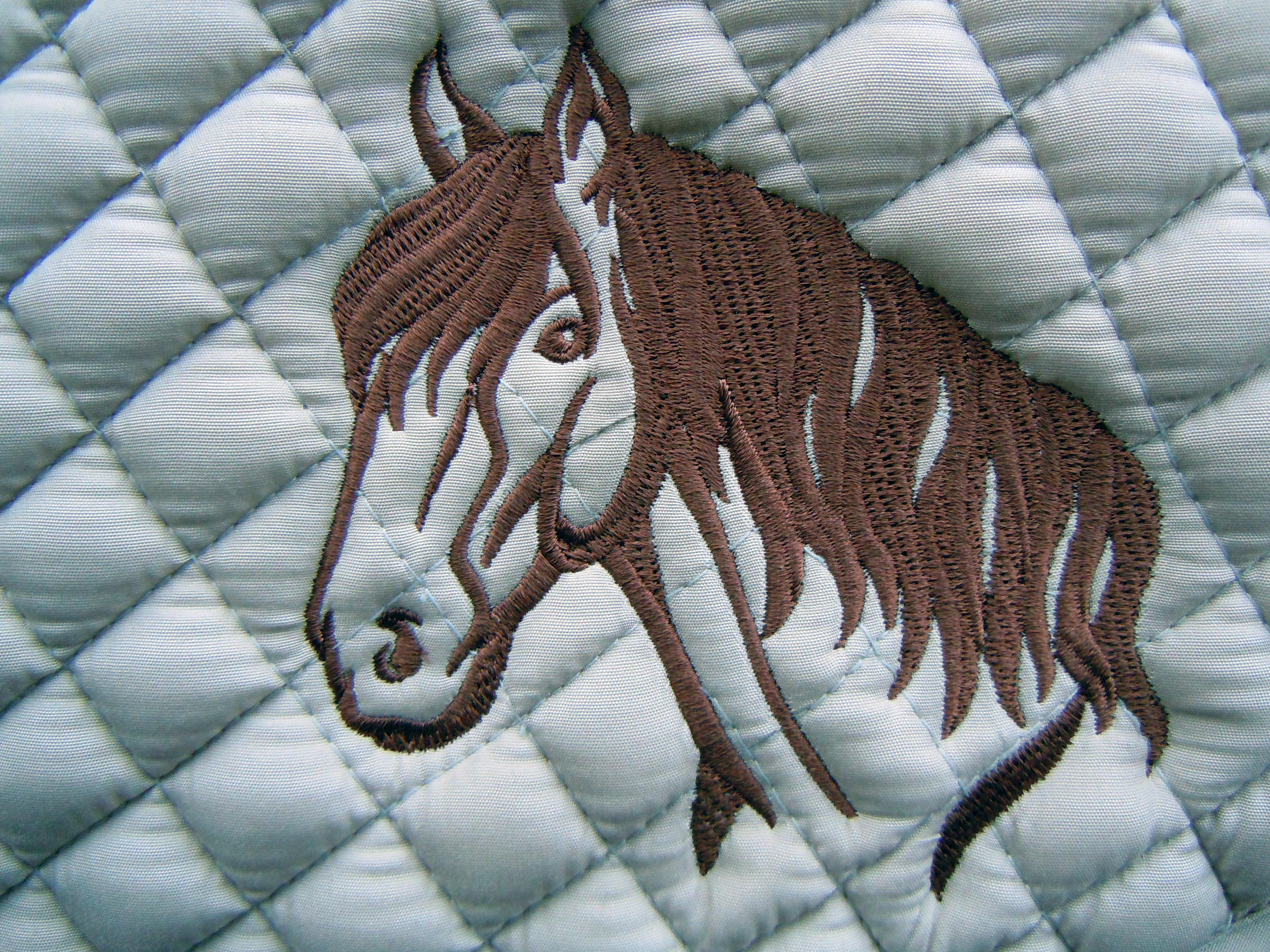 Schabrak med broderat Hästhuvud - 2