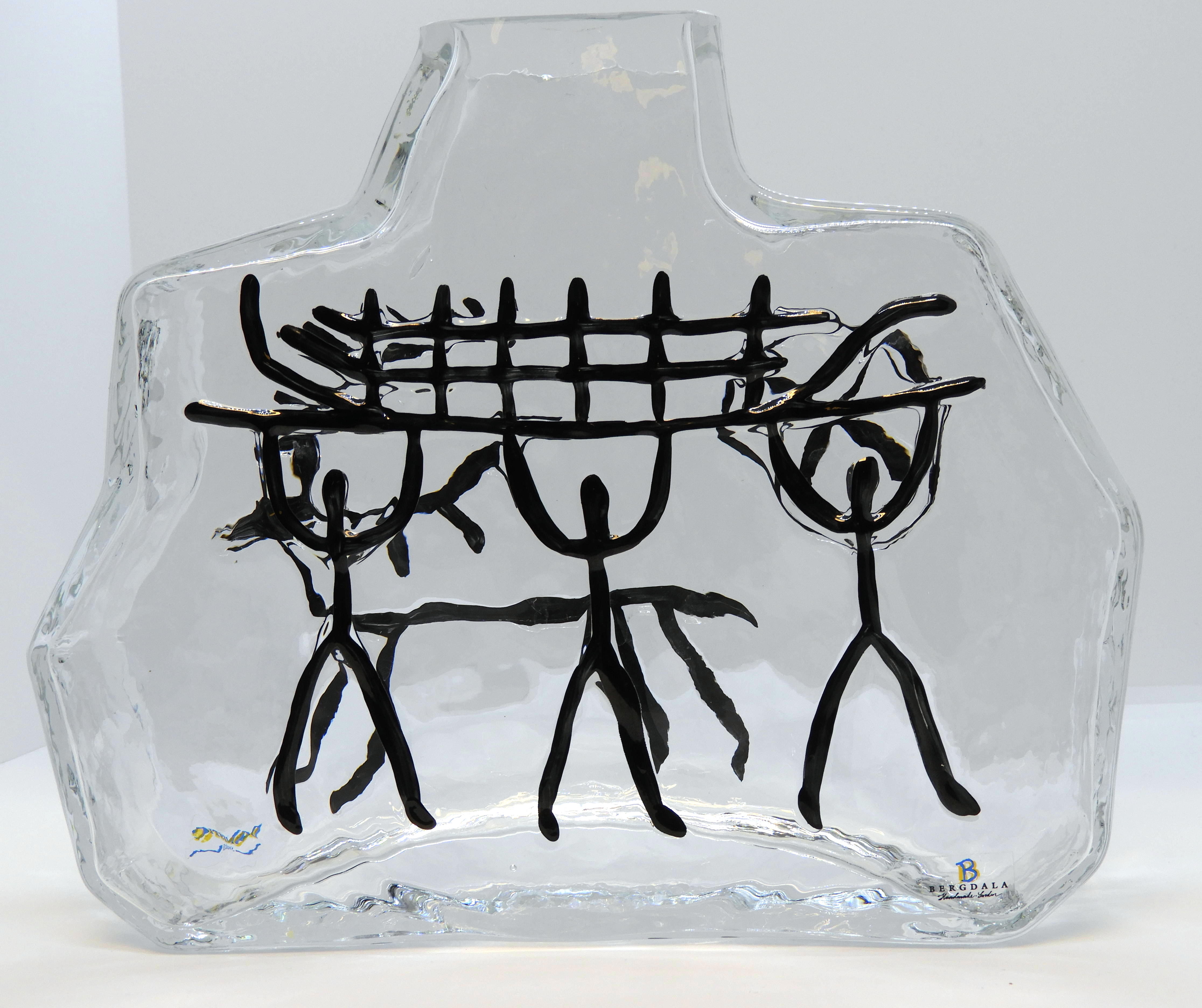 Glasvas av Wiktor Berndt, Hällristning låg