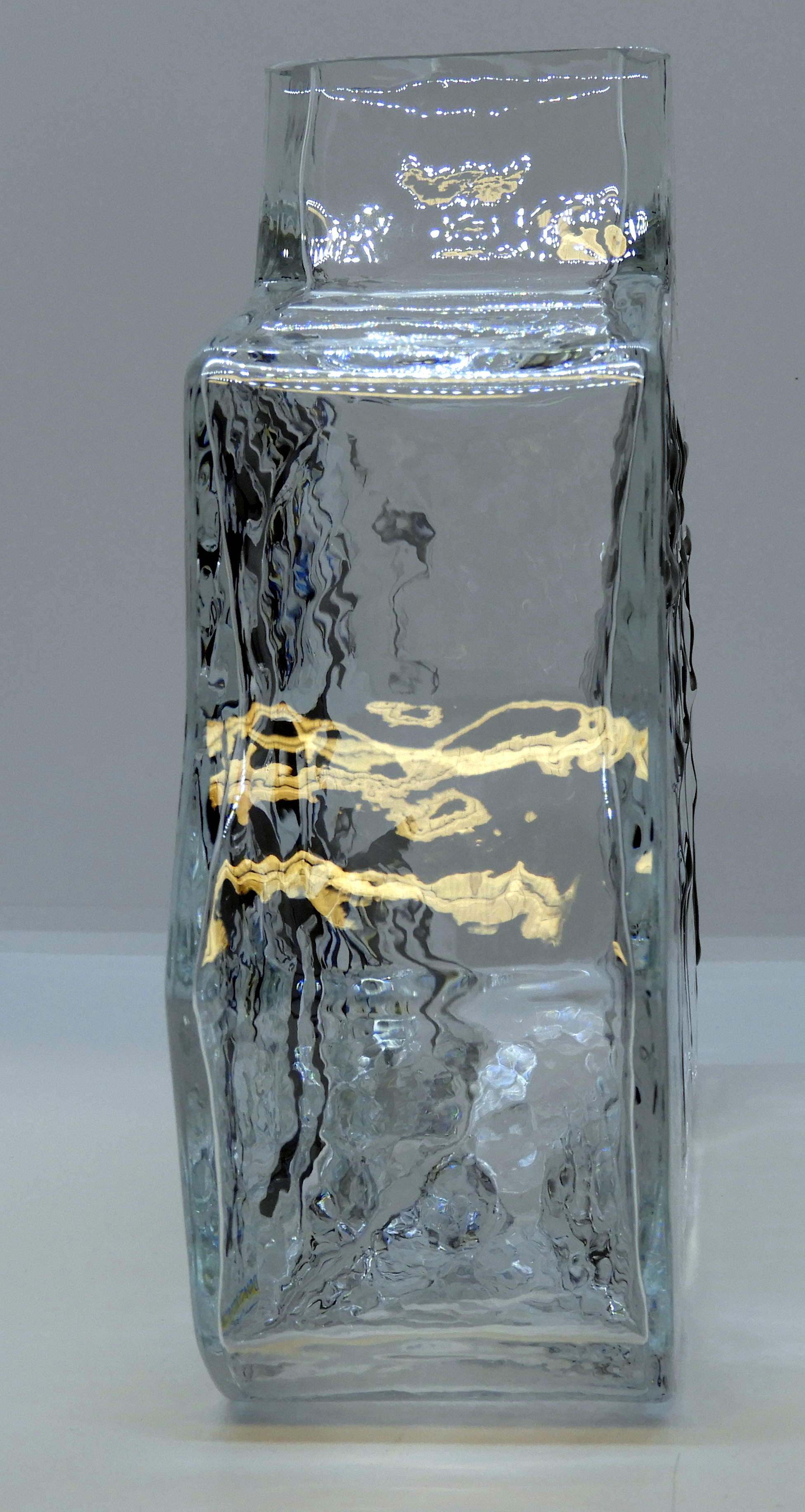 Glasvas av Wiktor Berndt, Hällristning låg - 2