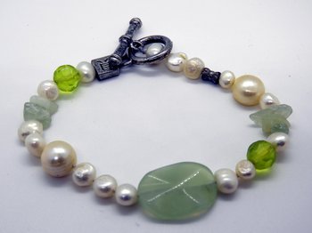 Armband olika gröna stenar mm.
