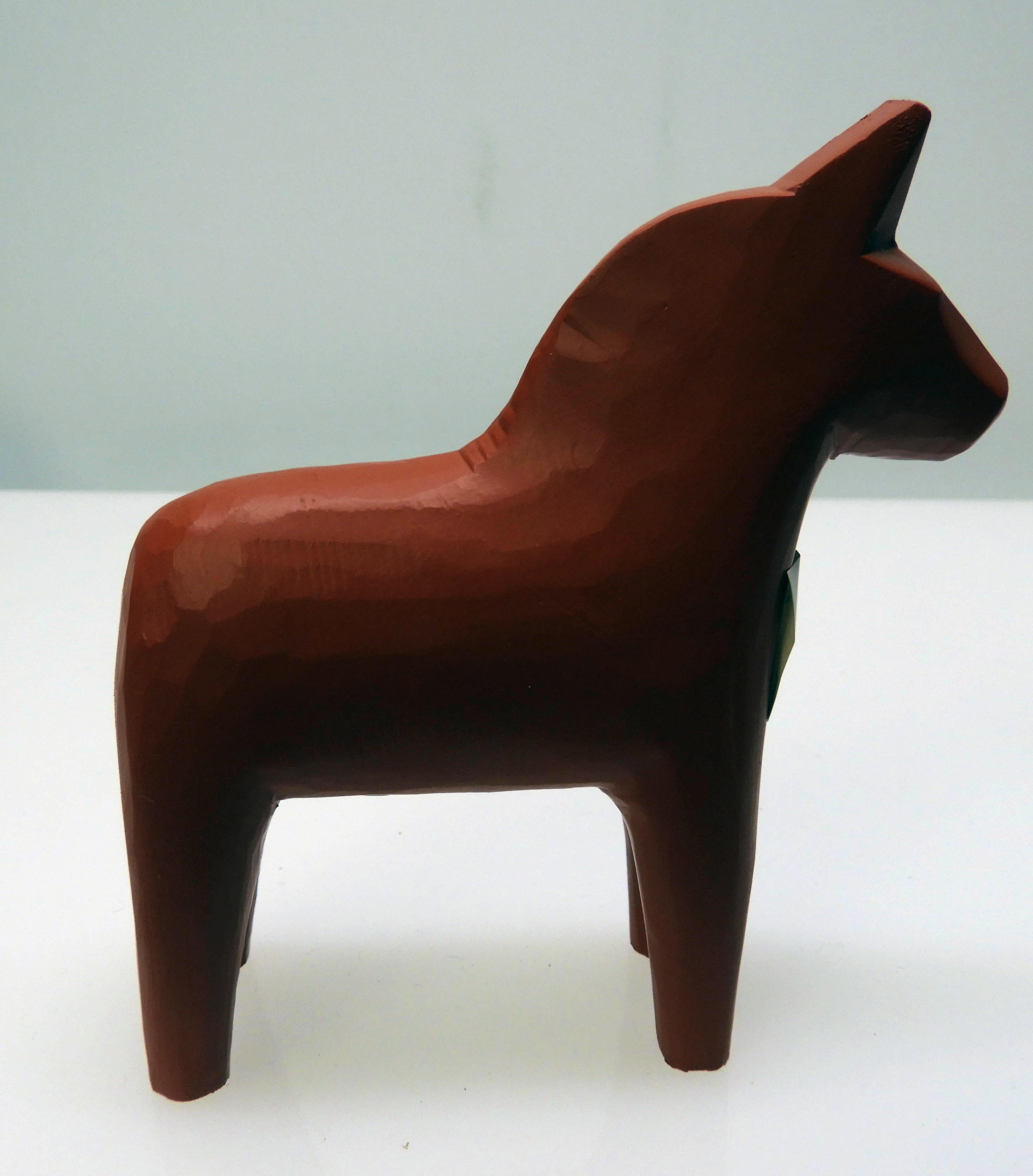 Enfärgad Dalahäst Röd 10 cm