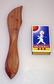 Smörkniv i ene, med tjockt skaft