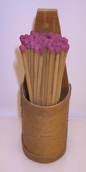Näver hållare för tändstickor