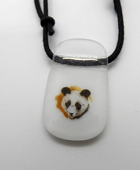 Halssmycke glasfusing panda