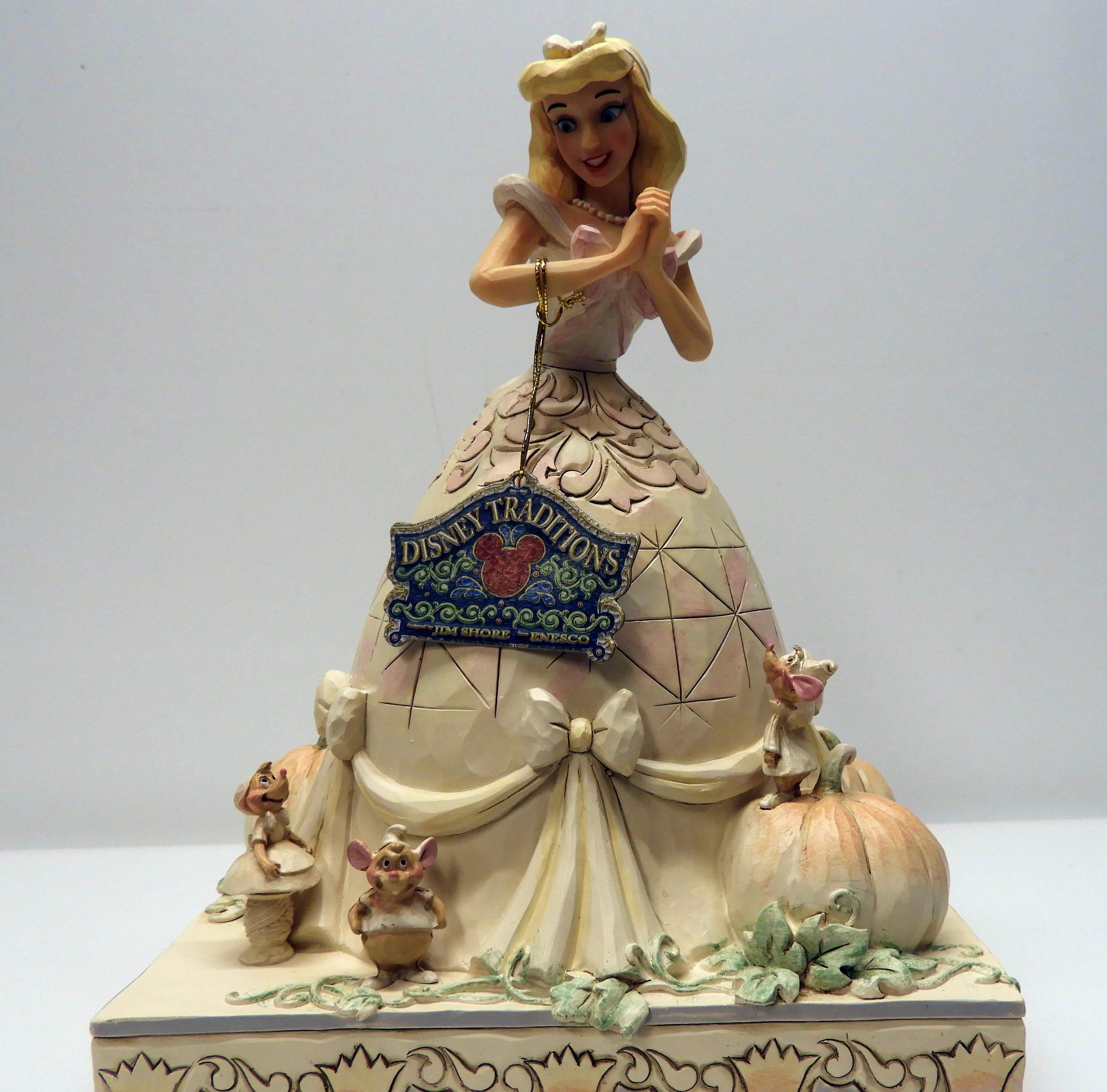 Cinderella White Woodland av Jim Shore