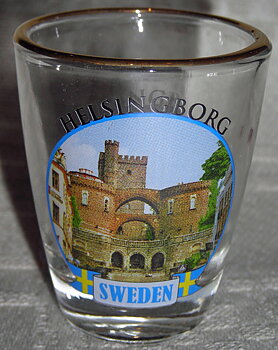 Helsingborgs snapsglas litet med guldkant