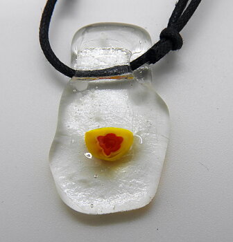 Halssmycke glasfusing blomma
