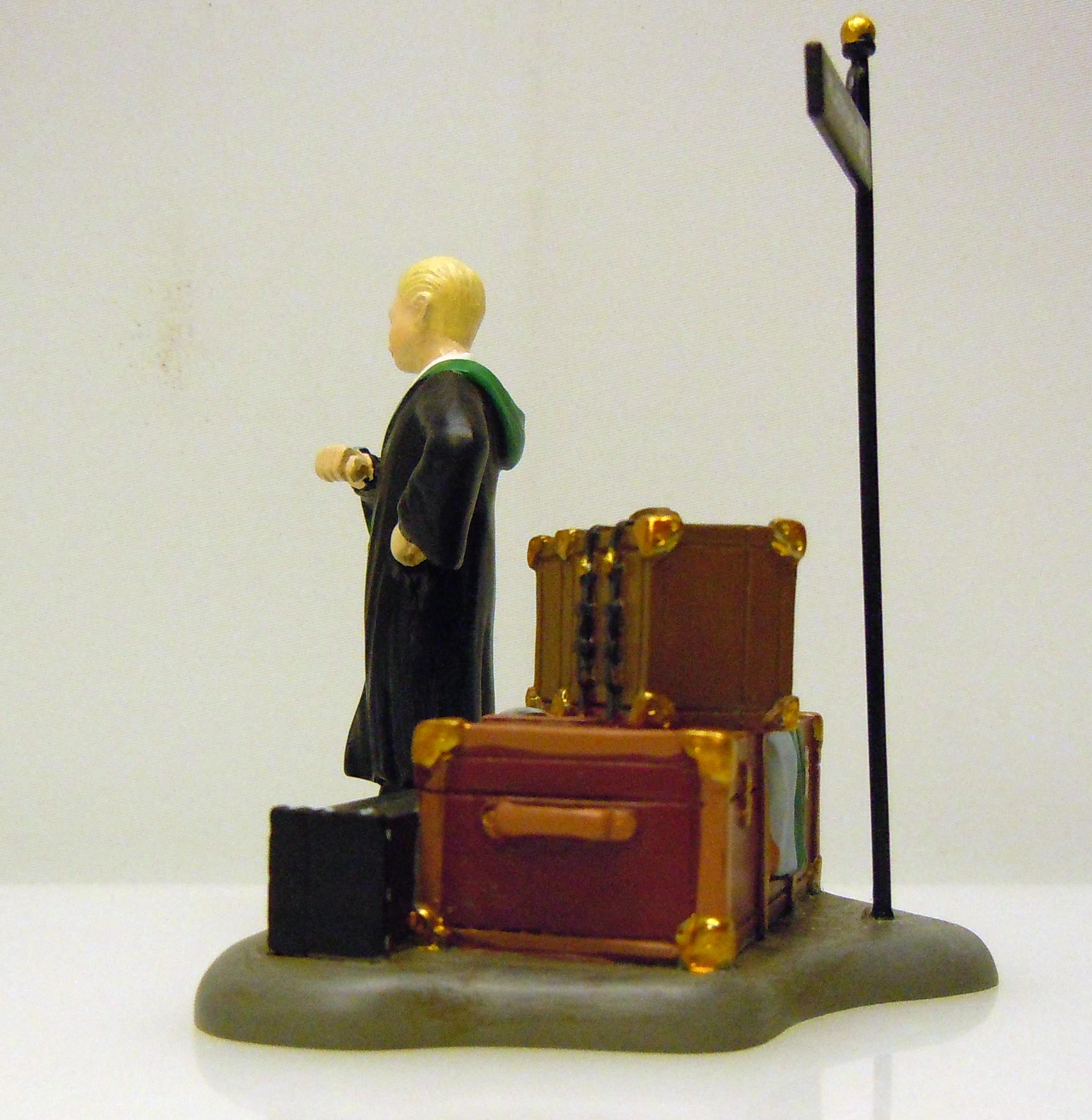 Harry Potter Draco Waits At Plattform 9 - 2