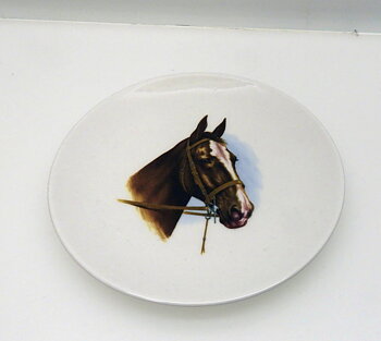 Tallrik liten med Häst huvud 04 11,5 cm i diameter