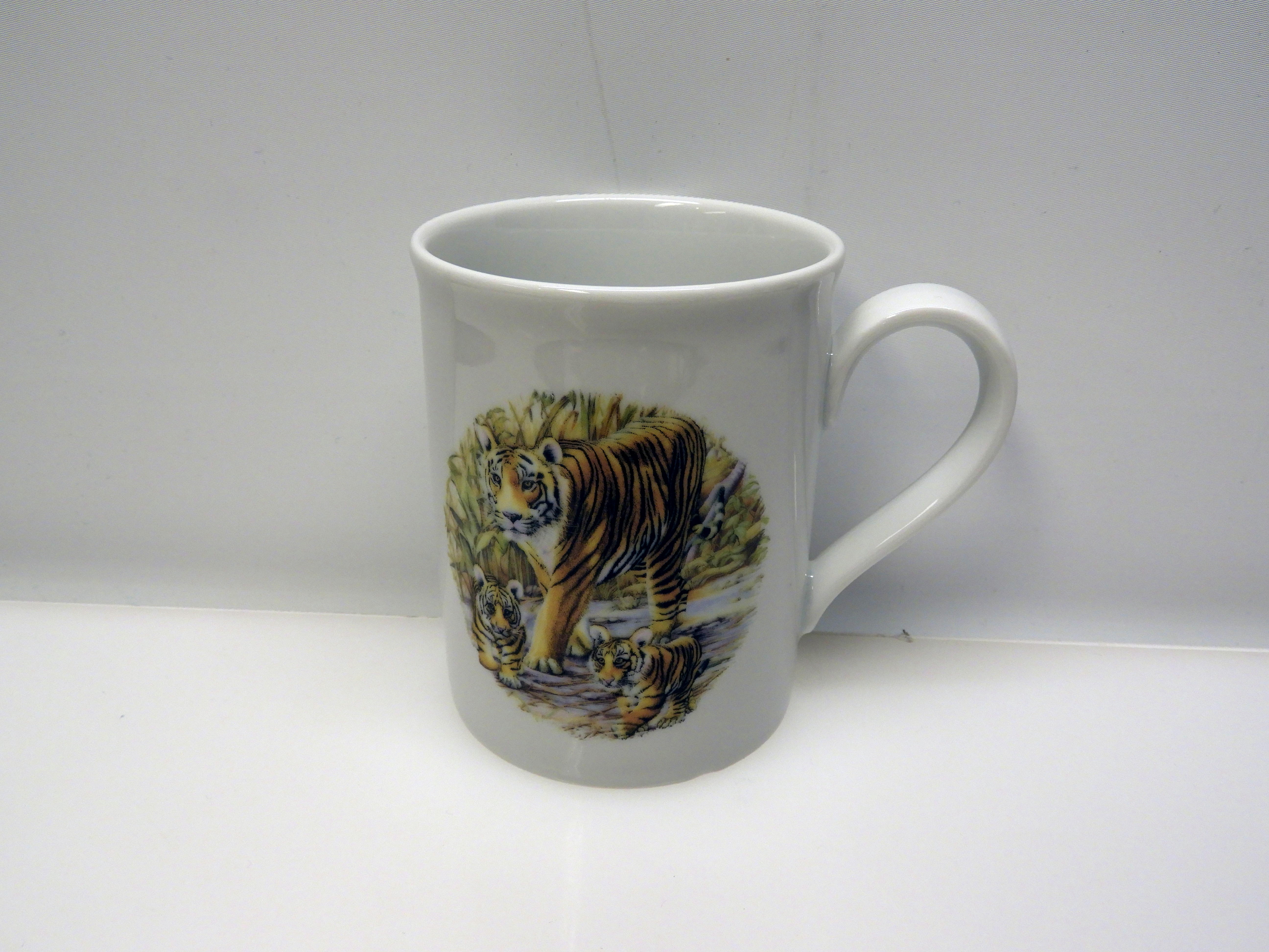 Te mugg Tiger med ungar - 2