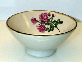  Liten skål med Rosor