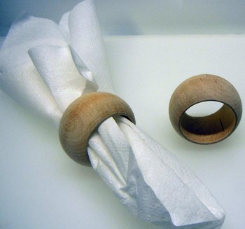 Servett ring i björk.