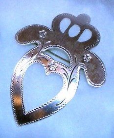 Brosch i Silver " Sverigedräkten" - 2