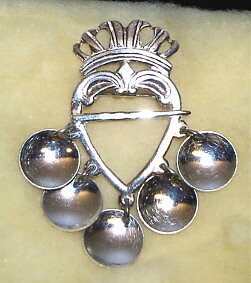 Lövabrosch i Silver