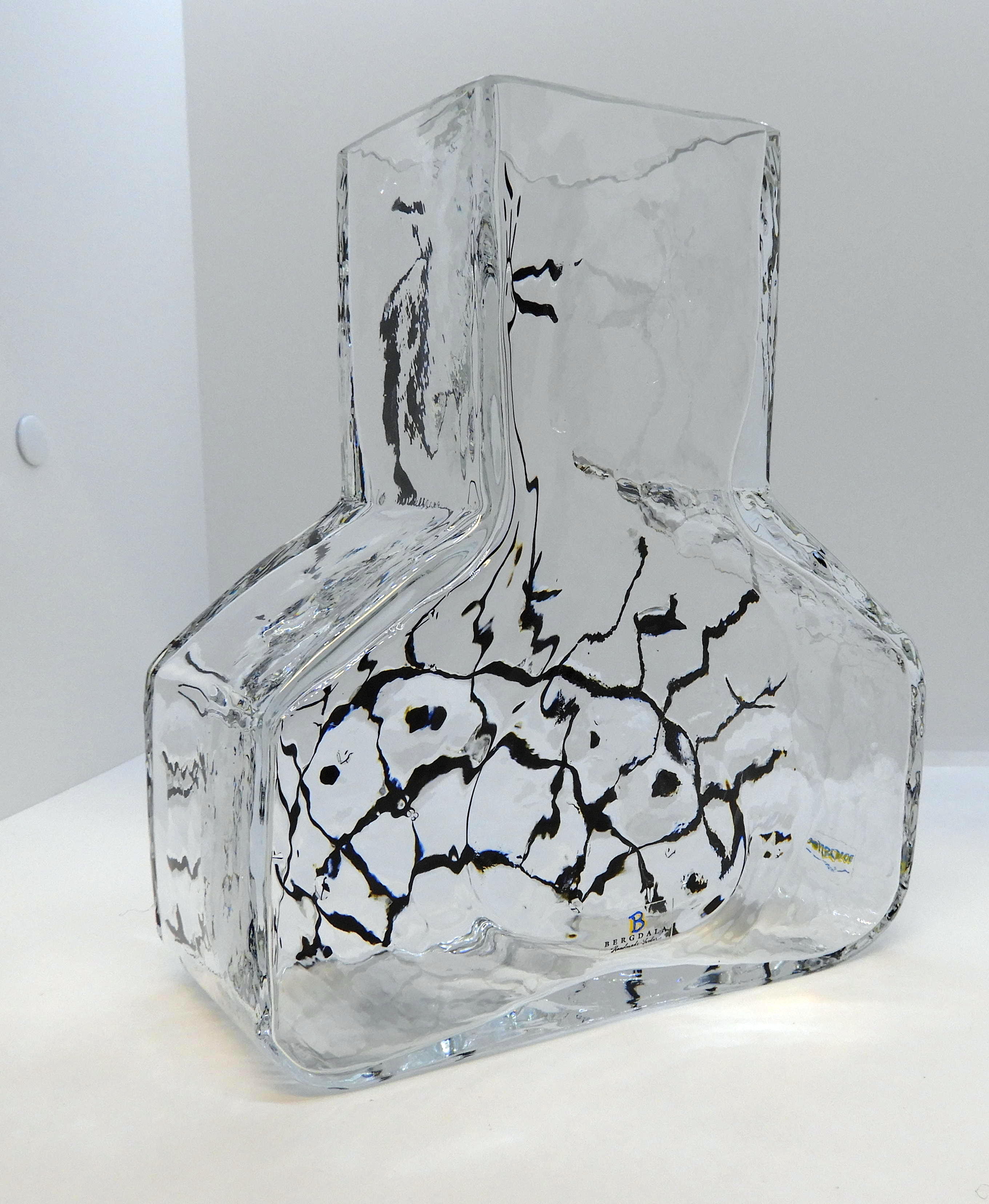Glasvas av Wiktor Berndt, Påfågel, svart - 3