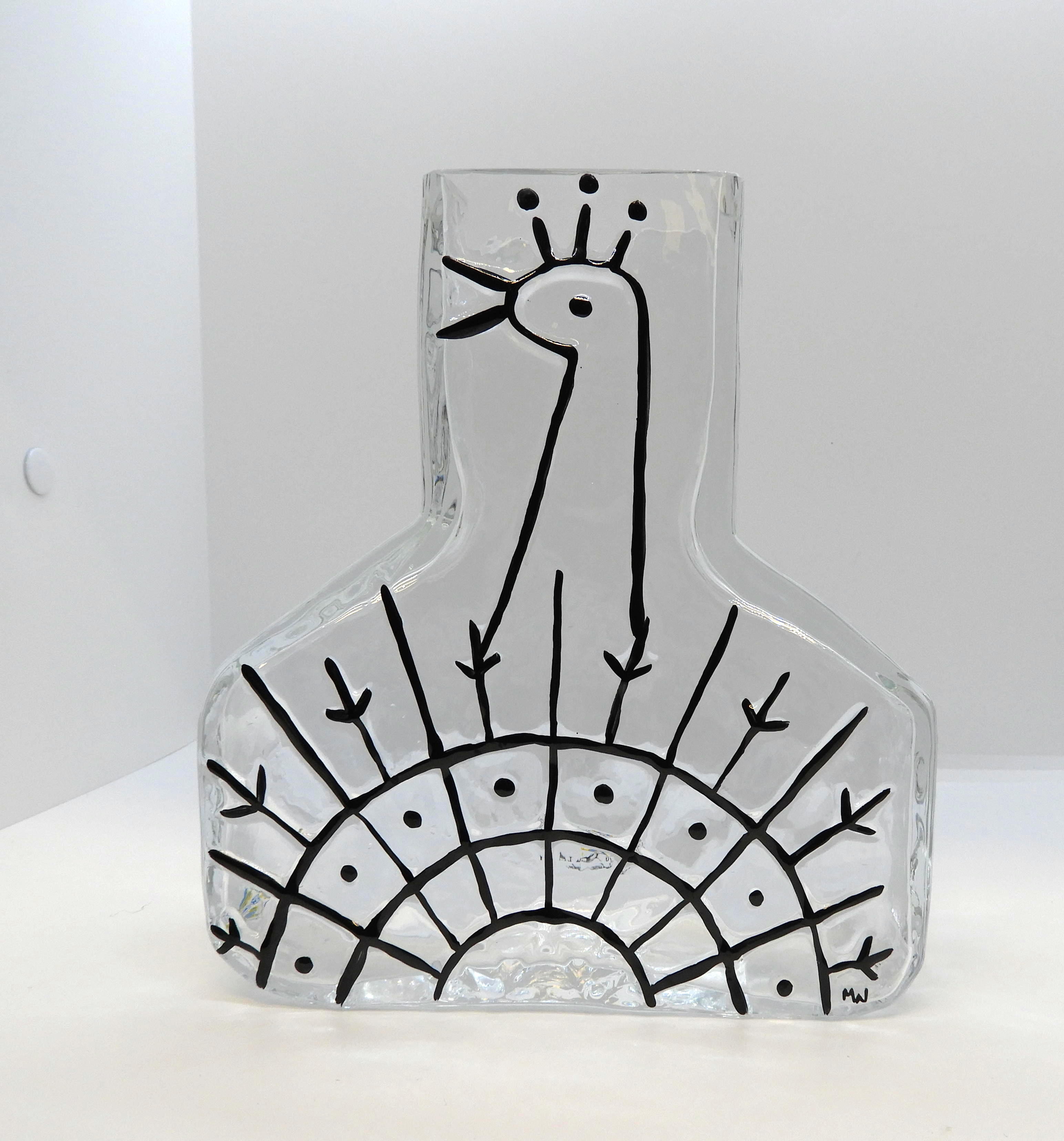 Glasvas av Wiktor Berndt, Påfågel, svart