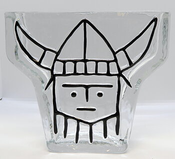 Glasvas av Wiktor Berndt, Viking Svart
