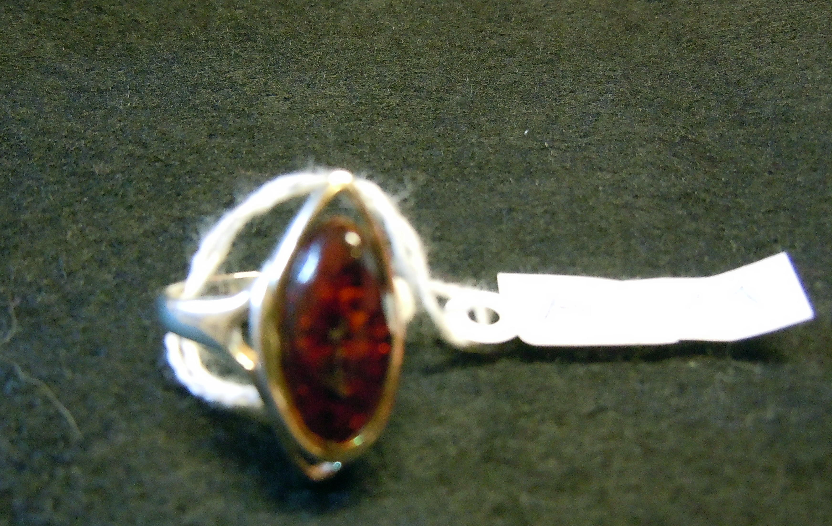 Bärnsten Amber Rav Ring / Silver 24