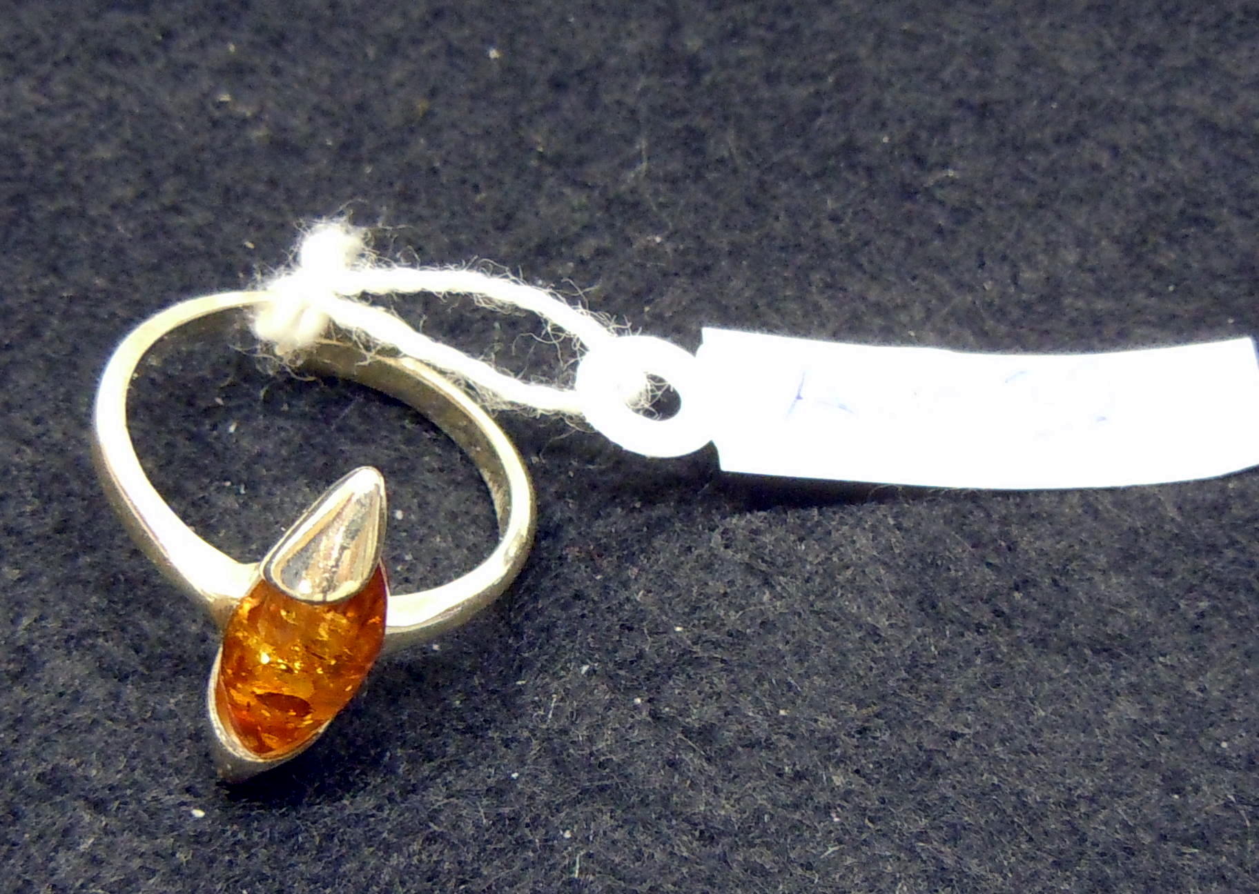 Bärnsten Amber Rav Ring / Silver 32