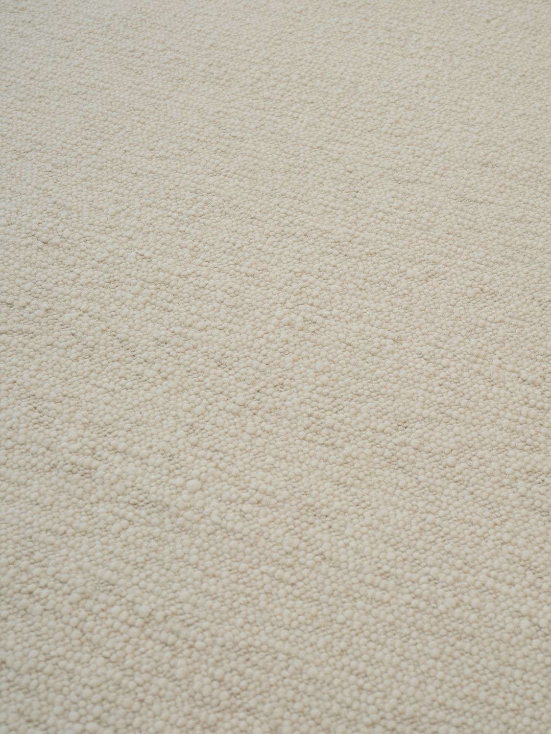 Pebbled Poem White 140x200cm - 3
